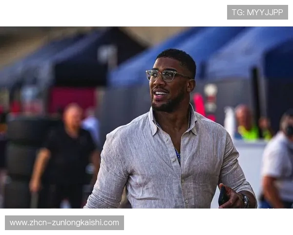 阿尔斯兰别克·马赫穆多夫一致判定击败戴夫·艾伦赛后公开挑战安东尼·约书亚